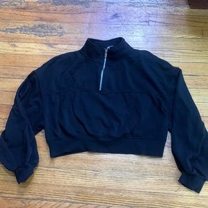 HM black crop sweatshirt